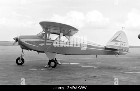 Piper PA-22 Tri-Pacer ZS-CKV Foto Stock