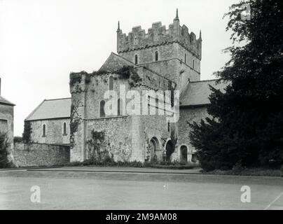 Chiesa del Priorato di Ewenny (Priordy Ewenni) nella vale di Glamorgan, Galles - un monastero dell'ordine benedettino, fondato nel 12th ° secolo. Foto Stock