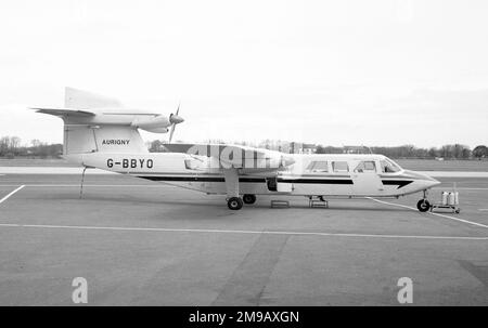 Britten-Norman BN-2A Mk III-1 Trislander G-BBYO (msn 362), di Aurigny, all'aeroporto internazionale di Jersey nel maggio 1974. Foto Stock