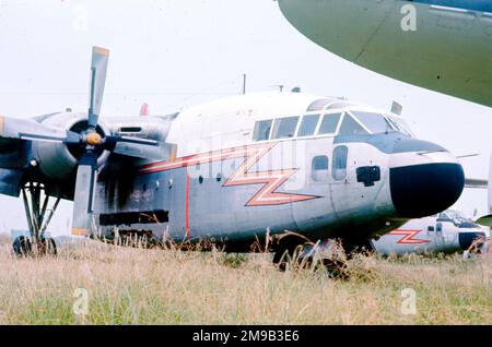 Fairchild C-119g Flying Boxcar, ex Royal Canadian Air Force, in deposito in attesa di smaltimento. Foto Stock