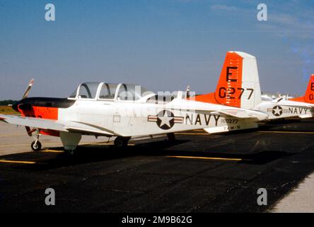 United States Navy (USN) - Beechcraft T-34C Turbo-Mentor 160277 (msn GL-13, codice base 'e'). Di addestramento Air Wing-5 Foto Stock