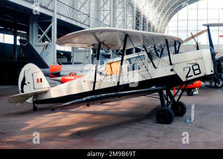 Stampe et Vertongen SV.4B 28 (msn 1170), un esempio dell'ex aeronautica belga SNCAN, della squadra dimostrativa Les Manchots, presso il Musee Royal de l'Armee et d'Histoire Militaire, a Bruxelles, Belgio. Foto Stock