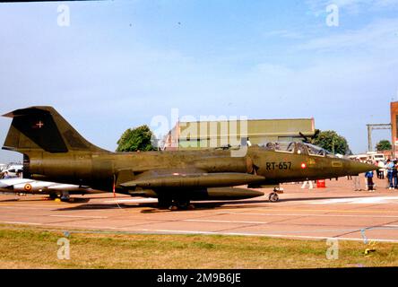 Flyvevabnet - Lockheed TF-104G Starfighter RT-657 (msn 583a-5327), di Esk 726, al RAF Mildenhall Air Fete il 26 maggio 1985. (Flyvevabnet - Royal Danish Air Force). Foto Stock