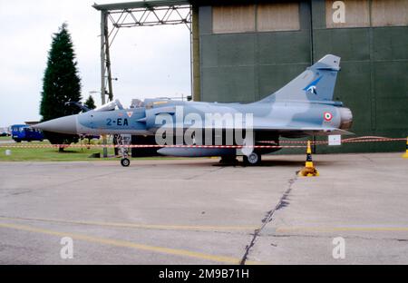 Armee de l'Air - Dassault Mirage 2000C 2-EA (msn 19), di Escadron de Chasse EC 1/2 'Les Cigones', al RAF Waddington il 30 aprile 1988. (Armee de l'Air - forza aerea francese). Foto Stock