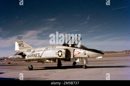 United States Marine Corps - McDonnell F-4N Phantom II 153016 (msn), di VMFA-323 Foto Stock