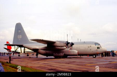 United States Air Force (USAF) - Lockheed EC-130H 'Compass Call' 73-1585 (MSN 382-4547), al RAF Fairford il 18 luglio 1987. Foto Stock