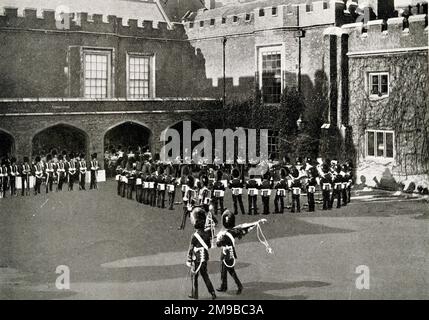 Cambio della guardia al St James's Palace, Londra Foto Stock