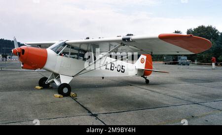 Forza cintura eyrienne - Piper L-21B Super Cub LB-05 (msn 18-3844, PA-18-135). (Force Aerienne Belge - Belgische Luchtmacht - Belgian Air Force). Foto Stock