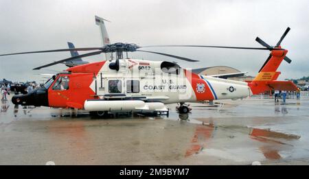 Guardia costiera degli Stati Uniti - Sikorsky MH-60J Jayhawk 6042 (MSN 702283, ex Buno 165125). Foto Stock