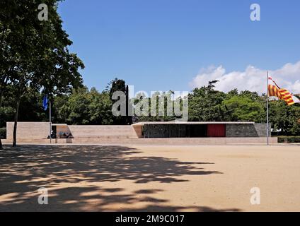 Barcellona, Spagna, maggio. 2020: Architettura del Padiglione di Barcellona, progettato da Ludwig Mies van der Rohe Foto Stock