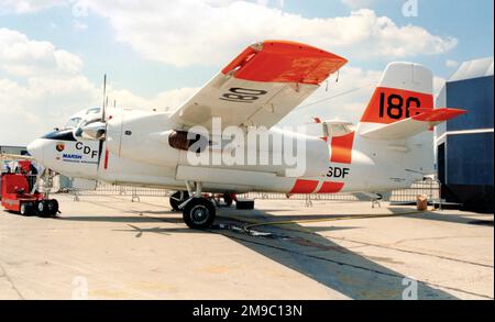 Marsh Aviation S-2F3AT Turbo N613MA - CDF no 180 (msn 522. Ex BuAer 136613), del Dipartimento della silvicoltura e della protezione antincendio della California (CAL FIRE) presso lo stabilimento della Marsh Aviation a Falcon Field, Mesa, Arizona. Foto Stock