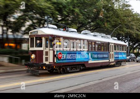 Dallas, Stati Uniti - 11 novembre 2022: Heritage Streetcar McKinney Avenue tram M-Line a Dallas, Stati Uniti. Foto Stock