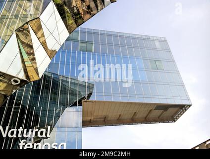 Barcellona, Spagna, maggio. 2018: Costruzione di uffici di gas Natural fenosa è una società spagnola di servizi di gas naturale. Edificio progettato da Enric Miralles Foto Stock