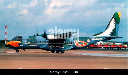 Forca Aerea Brasileira - CASA SC-105 2811 (msn S-057, CASA C-295 ), di 'Pelican Squadron', al Royal International Air Tattoo - RAF Fairford il 18 luglio 2009. (Forca Aerea Brasileira - Aeronautica Brasiliana). Foto Stock