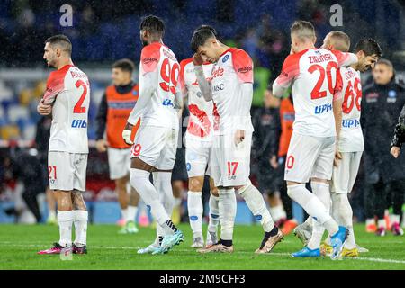 Napoli, Italia. 17th Jan, 2023. I giocatori di Napoli si scontrano con la fine della partita di calcio della Coppa Italia tra SSC Napoli e i Cremonesi americani allo stadio Diego Armando Maradona di Napoli (Italia), 17th gennaio 2021. Foto Cesare Purini/Insidefoto Credit: Insidefoto di andrea staccioli/Alamy Live News Foto Stock