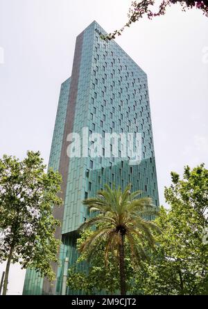 Barcellona, Spagna - Maggio 2018: Hotel ME Barcellona , architettura moderna, edificio D123 de Hines, di Dominique Perrault e AIA Salazar - Navarro Foto Stock