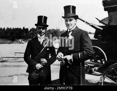 Signore in cappelli di alto livello al Derby. Foto Stock