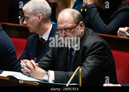 Parigi, Francia. 17th Jan, 2023. Il Ministro francese della Giustizia Eric Dupont Moretti durante una sessione di interrogazioni al governo presso l'Assemblea nazionale di Parigi il 17 gennaio 2023. Credit: Victor Joly/Alamy Live News Foto Stock