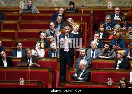 Parigi, Francia. 17th Jan, 2023. Partito socialista francese di sinistra (PS) primo segretario e membro del parlamento Olivier Faure durante una sessione di interrogazioni al governo presso l'Assemblea nazionale di Parigi il 17 gennaio 2023. Credit: Victor Joly/Alamy Live News Foto Stock