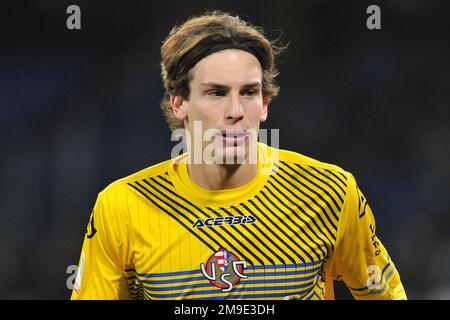 Napoli, Italia. 17th Jan, 2023. Marco Carnesecchi giocatore di Cremonese, nel corso del round del 16° appuntamento della Coppa Italia, tra Napoli e Cremonese, risultato del regolamento cronista 2-2, ma con la sconfitta sulle penalità per Napoli, con risultato finale Napoli 6 - Cremonese 7. Partita giocata allo stadio di Diego Armando Maradona. Credit: Vincenzo Izzo/Alamy Live News Foto Stock