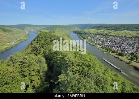 Vista dalla torre panoramica Prinzenkopfturm della valle della Mosella con Puenderich, Mosella, bassa Mosella, Renania-Palatinato, Germania Foto Stock