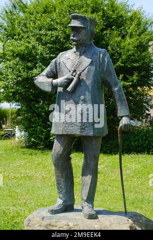 Conte Zeppelin, statua, Friedrichshafen, Lago di Costanza, Baden-Wuerttemberg, Germania Foto Stock