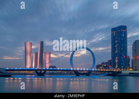 Lusail Plaza 4 torre. Al Saad Tower Lusail boulevard di recente sviluppo città del Qatar. Lusail ponte Foto Stock