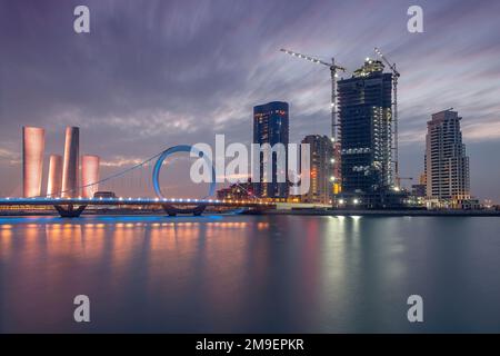 Lusail Plaza 4 torre. Al Saad Tower Lusail boulevard di recente sviluppo città del Qatar. Lusail ponte Foto Stock