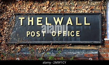 L'ufficio postale storico del vecchio villaggio di Thelwall, Bell Lane, Thelwall, South Warrington, Cheshire, INGHILTERRA, REGNO UNITO, WA4 2SU Foto Stock