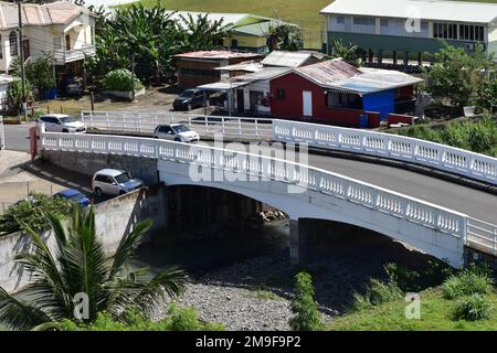 Canarie, St. Lucia - 8 gennaio 2023 - il villaggio di pescatori delle Canarie situato sulla costa occidentale di St Lucia nel quartiere o distretto delle Canarie. Foto Stock