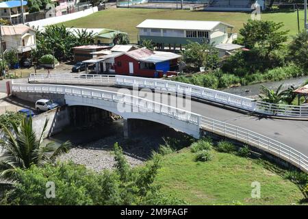 Canarie, St. Lucia - 8 gennaio 2023 - il villaggio di pescatori delle Canarie situato sulla costa occidentale di St Lucia nel quartiere o distretto delle Canarie. Foto Stock