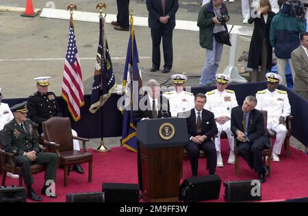 001018-N-3282B-004. Base: Naval Station, Norfolk Stato: Virginia (VA) Paese: Stati Uniti d'America (USA) Foto Stock