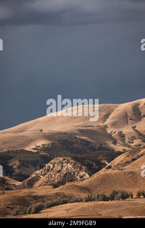 L'area occidentale della San Fernando Valley con le montagne del Porter Ranch a Los Angeles, California Meridionale Foto Stock