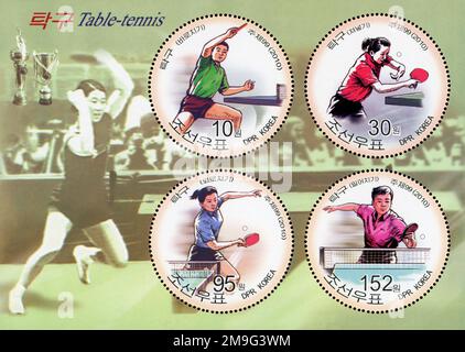 Foglio souvenir nordcoreano con quattro francobolli del 2010 con giocatori di ping-pong in azione, filatelia nordcoreana. Foto Stock