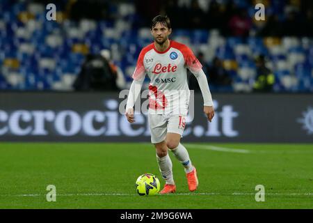 Bartosz Bereszynski, difensore polacco di SSC Napoli, controlla la palla durante la partita di calcio della Coppa Italia tra SSC Napoli e Cremonese allo stadio Diego Armando Maradona di Napoli, nel sud Italia, il 17 gennaio 2023. Foto Stock
