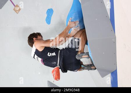 5 AGOSTO 2021 - TOKYO, GIAPPONE: Nathaniel COLEMAN of United States compete nella finale di Bouldering combinato degli uomini di arrampicata sportiva alla Tokyo 2020 Olympi Foto Stock