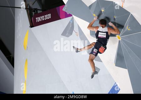 5 AGOSTO 2021 - TOKYO, GIAPPONE: Nathaniel COLEMAN of United States compete nella finale di Bouldering combinato degli uomini di arrampicata sportiva alla Tokyo 2020 Olympi Foto Stock