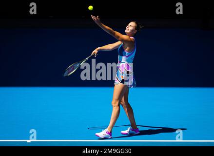 Aryna Sabalenka della Bielorussia in azione contro Tereza Martincova della Repubblica Ceca durante il primo round dell'Australian Open 2023, torneo di tennis Grand Slam il 17 gennaio 2023 a Melbourne, Australia - Foto: Rob Prange/DPPI/LiveMedia Foto Stock