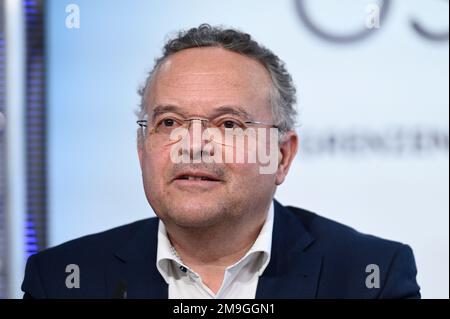 Vienna, Austria. 18th Jan, 2023. Presentazione del libro (Corona Fact Check) presso il centro stampa di FPÖ con FPÖ membro del Consiglio Nazionale Gerald Hauser Foto Stock