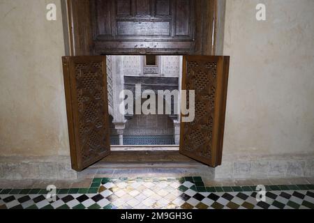 Vista del Madrasa al-Attarine a Fes, Marocco Foto Stock