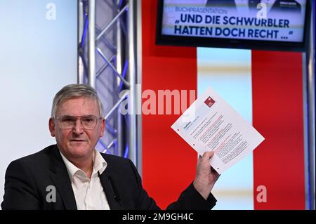 Vienna, Austria. 18th Jan, 2023. Presentazione del libro (Corona Fact Check) presso il media center di FPÖ con Univ.-DOZ. dr Hannes Strasser Foto Stock