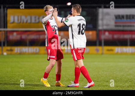 VEGHEL, PAESI BASSI - GENNAIO 12: Taylor Booth del FC Utrecht festeggia dopo aver segnato il secondo gol della squadra con Jens Toornstra del FC Utrecht durante la partita olandese Toto KNVB Cup Round 2 tra Blauw Geel '38 e FC Utrecht al Prins Willem Alexander Sportpark il 12 Gennaio. 2023 a Veghel, Paesi Bassi (Foto di Joris Verwijst/Orange Pictures) Foto Stock