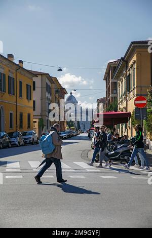 Vista sulla strada intorno a Pisa Foto Stock