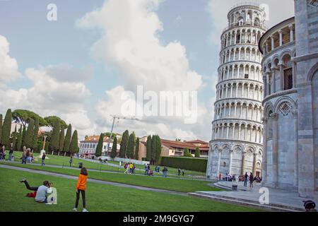 Vista sulla strada intorno a Pisa Foto Stock
