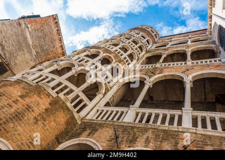 Scala Contarini del Bovolo (Palazzo Contarini del Bovolo) a Venezia. Il Palazzo Contarini del Bovolo è un piccolo palazzo conosciuto con scale a chiocciola. Foto Stock