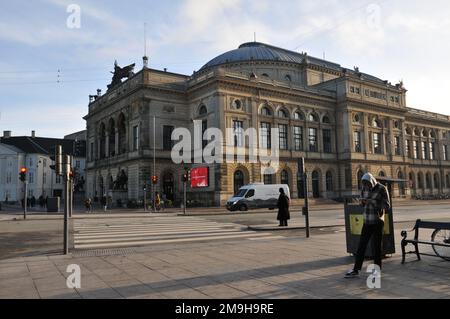 Copenhagen/Denmark/18 January 2023/Det kongelige teater in otyher weords roythe Royal Theatre lcoation a kongen nytorv a Copenhagen. (Foto: Francis Joseph Dean/Dean Pictures) Foto Stock