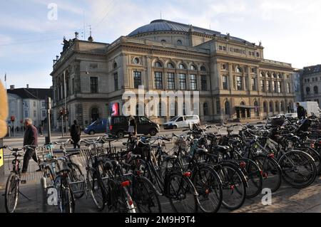 Copenhagen/Denmark/18 January 2023/Det kongelige teater in otyher weords roythe Royal Theatre lcoation a kongen nytorv a Copenhagen. (Foto: Francis Joseph Dean/Dean Pictures) Foto Stock