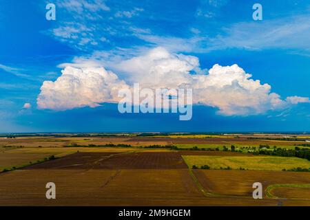 Cielo spettacolare sopra la campagna, Marion County, Illinois, USA Foto Stock