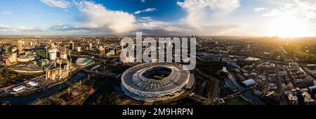 Veduta aerea dello Stadio di Londra, del Parco Olimpico Queen Elizabeth, Londra, Inghilterra, Regno Unito Foto Stock