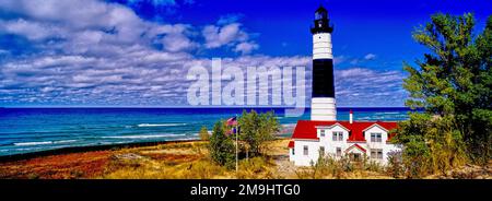 Faro sulla spiaggia, faro di Big Sable Point, Ludington, Michigan, Stati Uniti Foto Stock